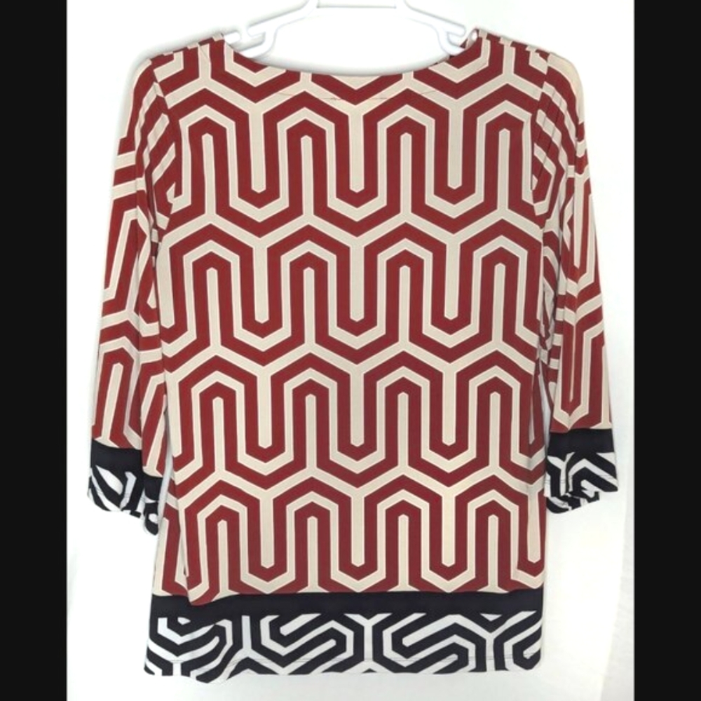 Lovely JM COLLECTION Sz L Red, Beige & Black Modern Meander Print Stretch Blouse - Picture 4 of 4